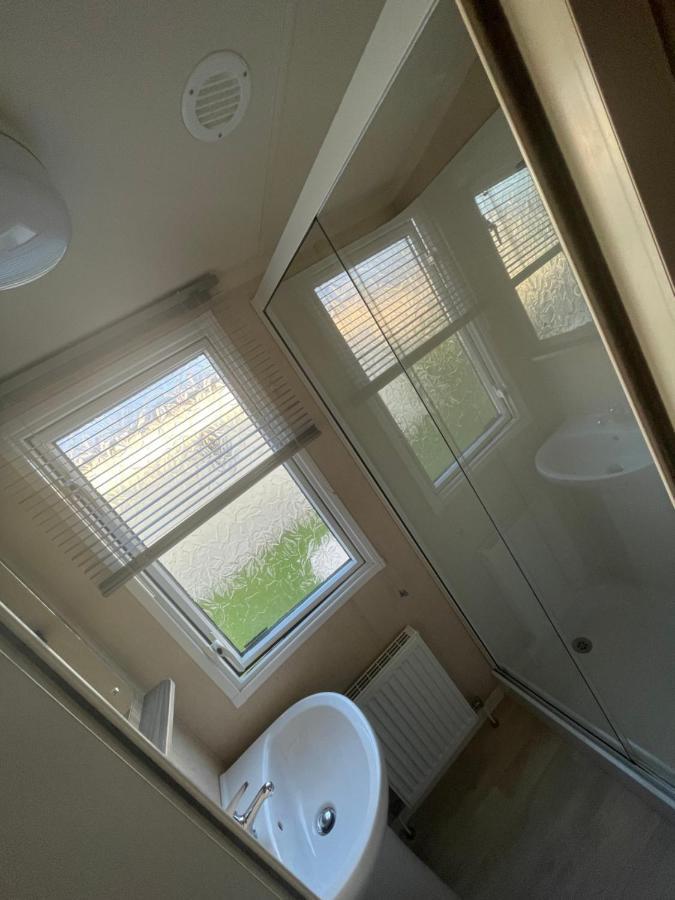 Delightful 6 Berth Holiday Home With Decking Area Chichester Kültér fotó