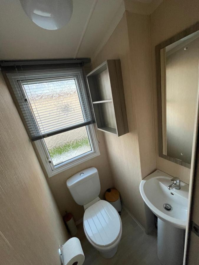 Delightful 6 Berth Holiday Home With Decking Area Chichester Kültér fotó