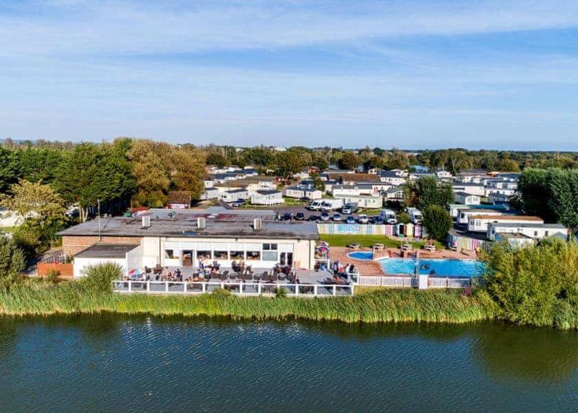 Delightful 6 Berth Holiday Home With Decking Area Chichester Kültér fotó